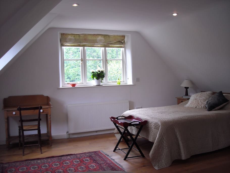 Bed & Dressing Table