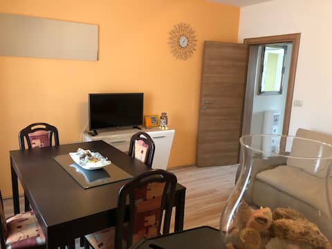 Apartment for 4, peaceful-center of Premantura