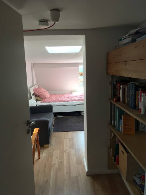 Zimmer von Tür aus
