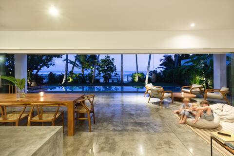 Absolute beachfront villa, Thalpe Sri Lanka