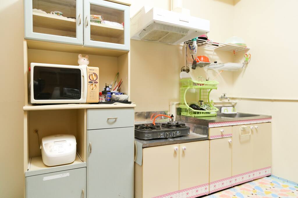 共用キッチンをご自由にお使い頂けます。※調味料・食材はご自分でご用意してください