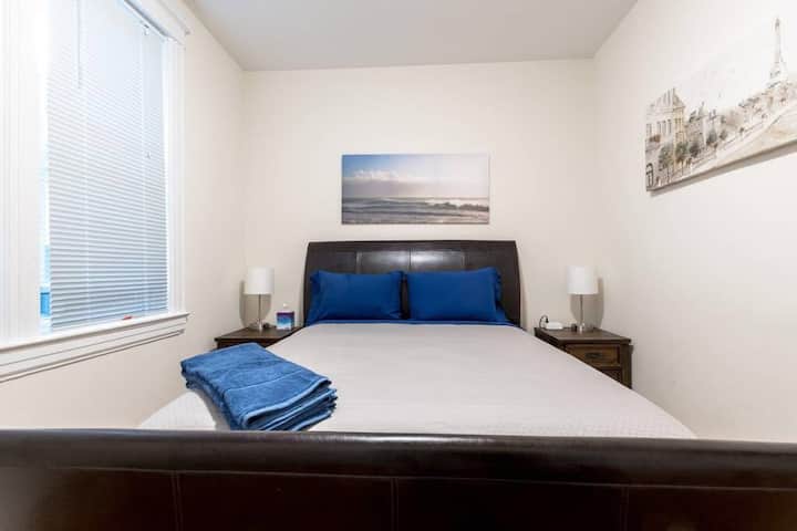 Gorgeous 3bed 2bath house 10mins Bus Ride to NYC