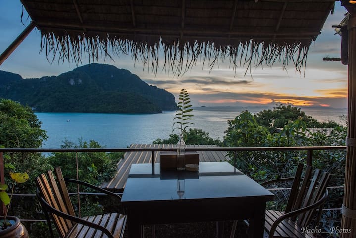 Modern Top Sea View Bungalow 3
