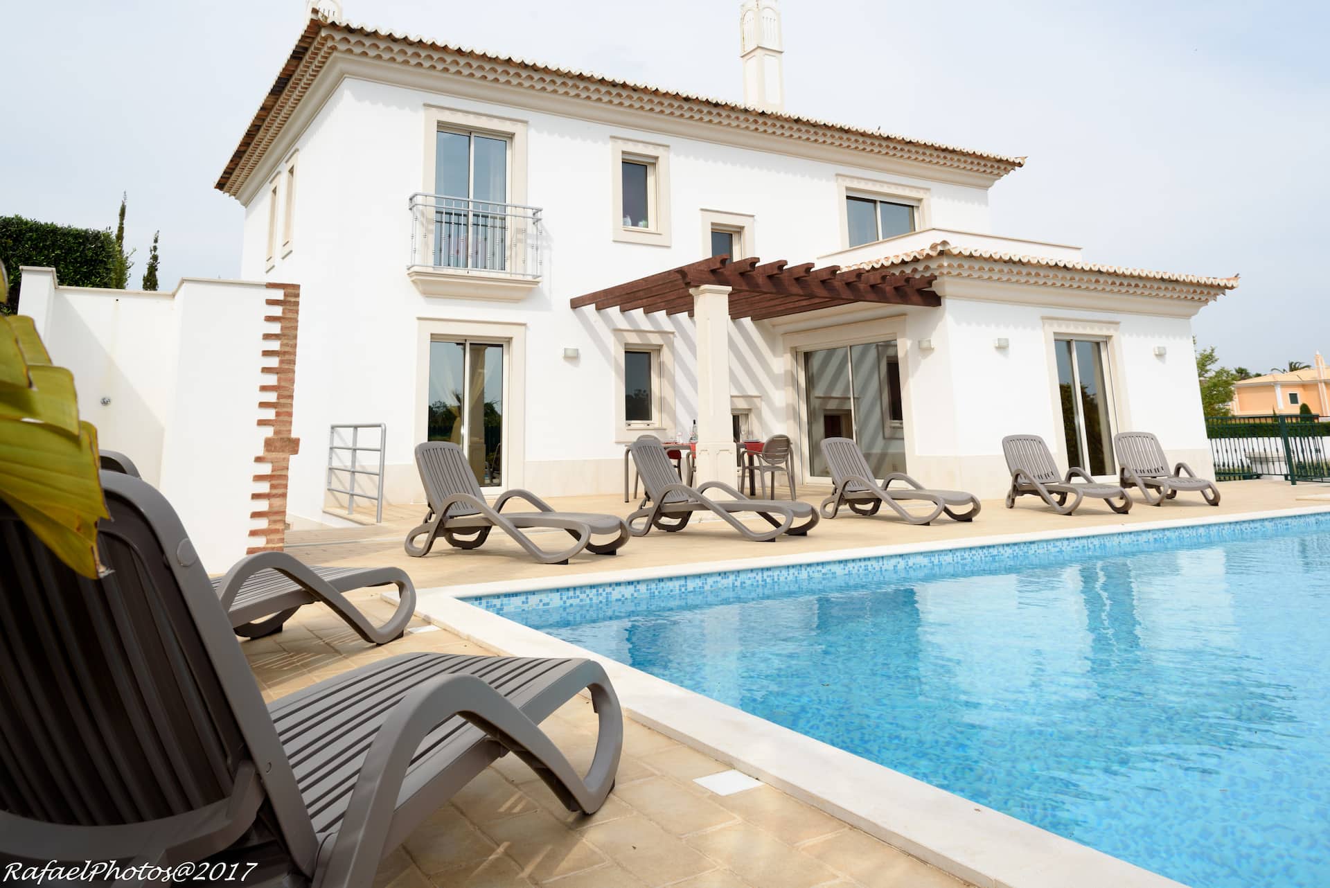 Amazing Villa in Galé beach, w/ private pool & BBQ