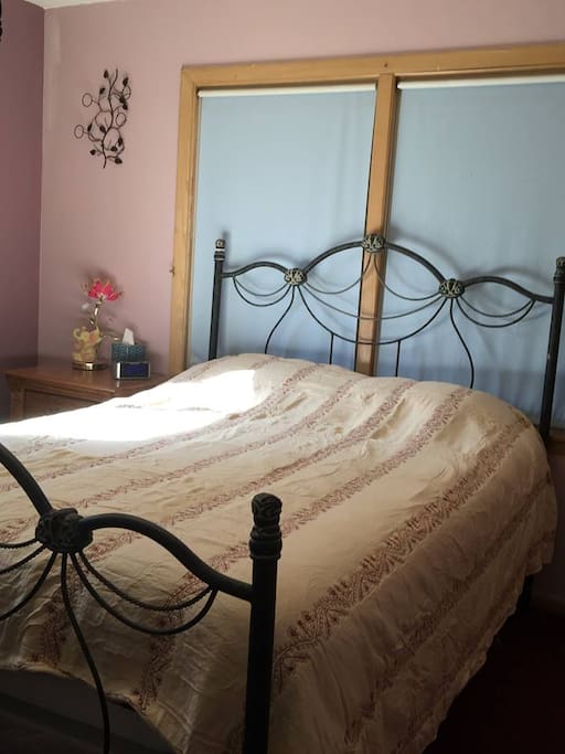 One Bedroom with Real Queen size bed.