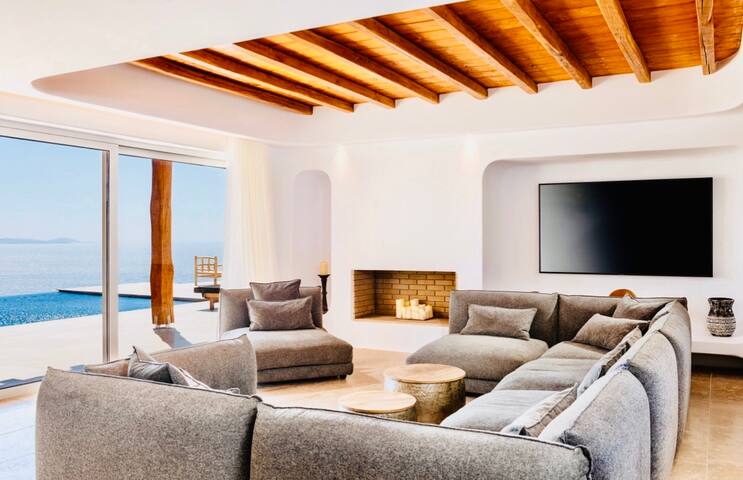 Lion Villa with Private pool,Jacuzzi gallery image 3