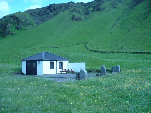 Cottage at Reynisfjara / beach