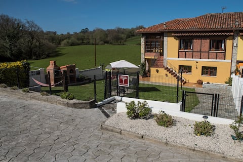 Anuncio de Airbnb popular: A. Alegria Santillana del Mar, Wi-Fi, 2-4 people en Santillana Del Mar
