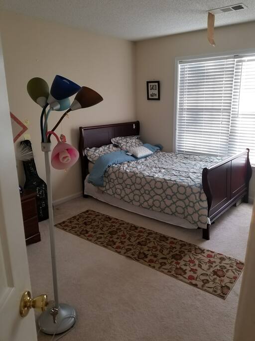 Beautiful room with 1 full-bed