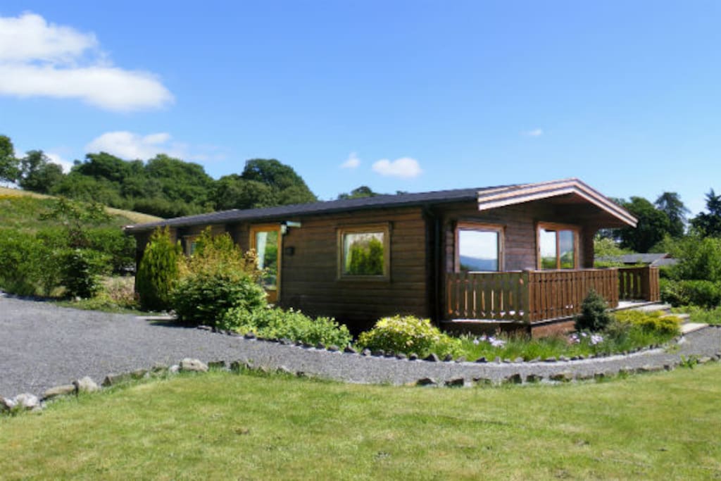 Example Exterior of Lodge
