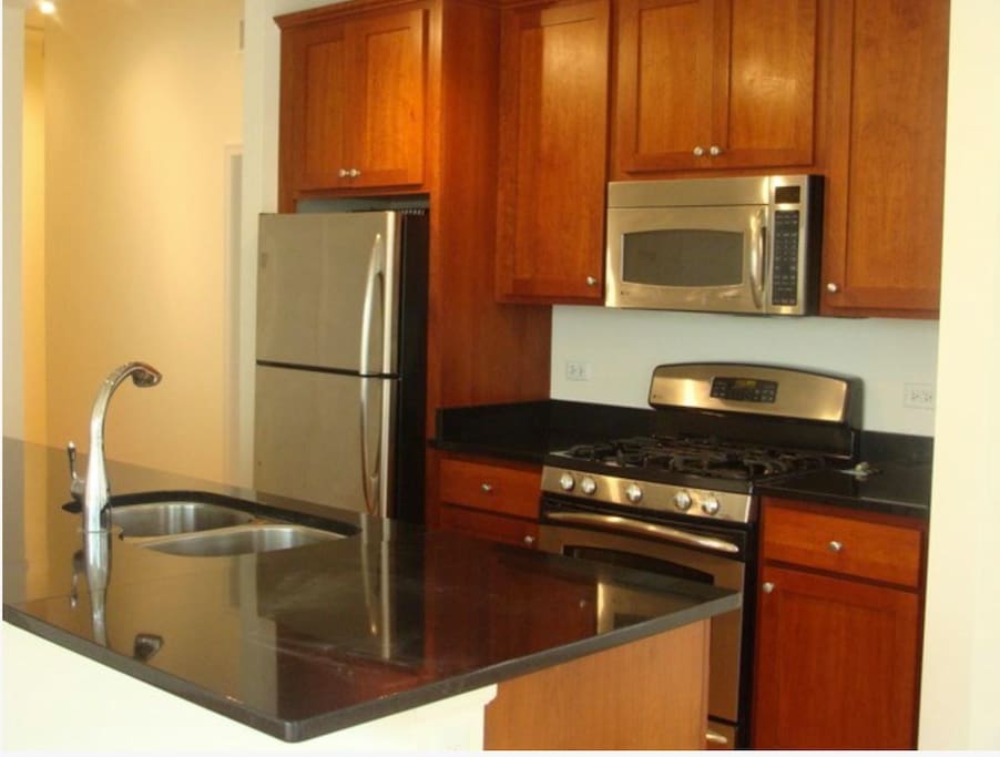 Kitchen; coffee, tea, continental breakfast (toast, oatmeal, for example).