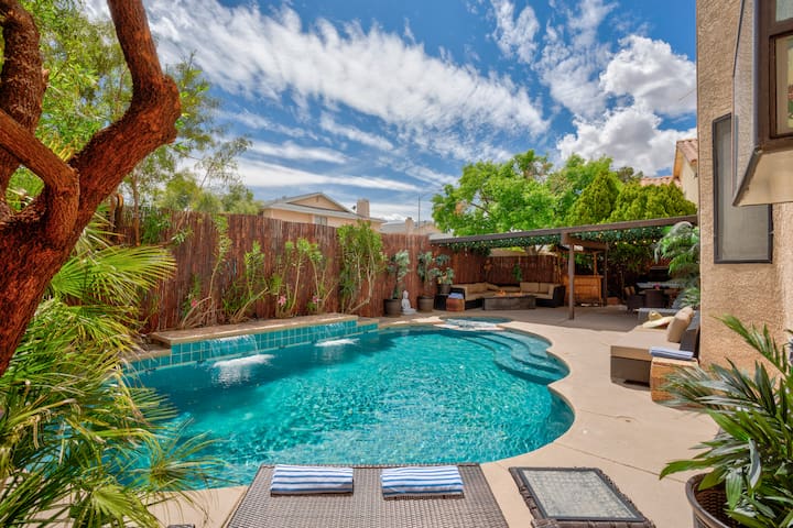 Extraordinary Private Pool/Spa Villa w/man cave