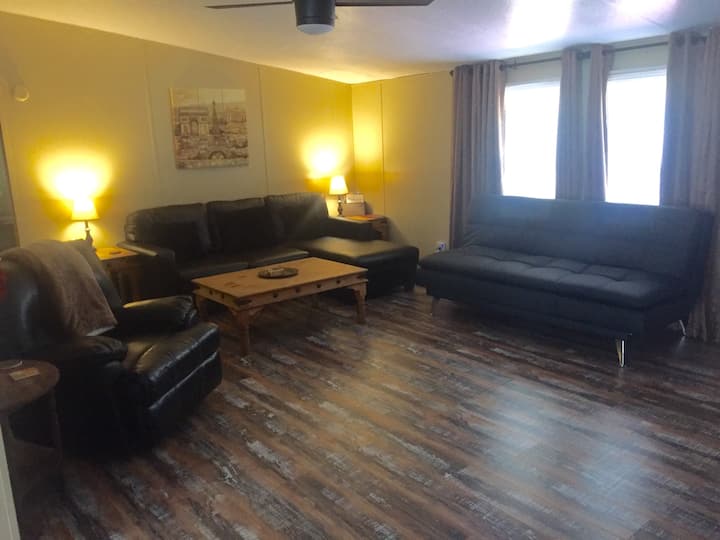 Cozy Lake/farm House 3bdrm/5bd City/lake Close By - Lake Hudson, OK