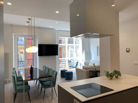 ARRASATE SUITE  Stylish, Central and New.