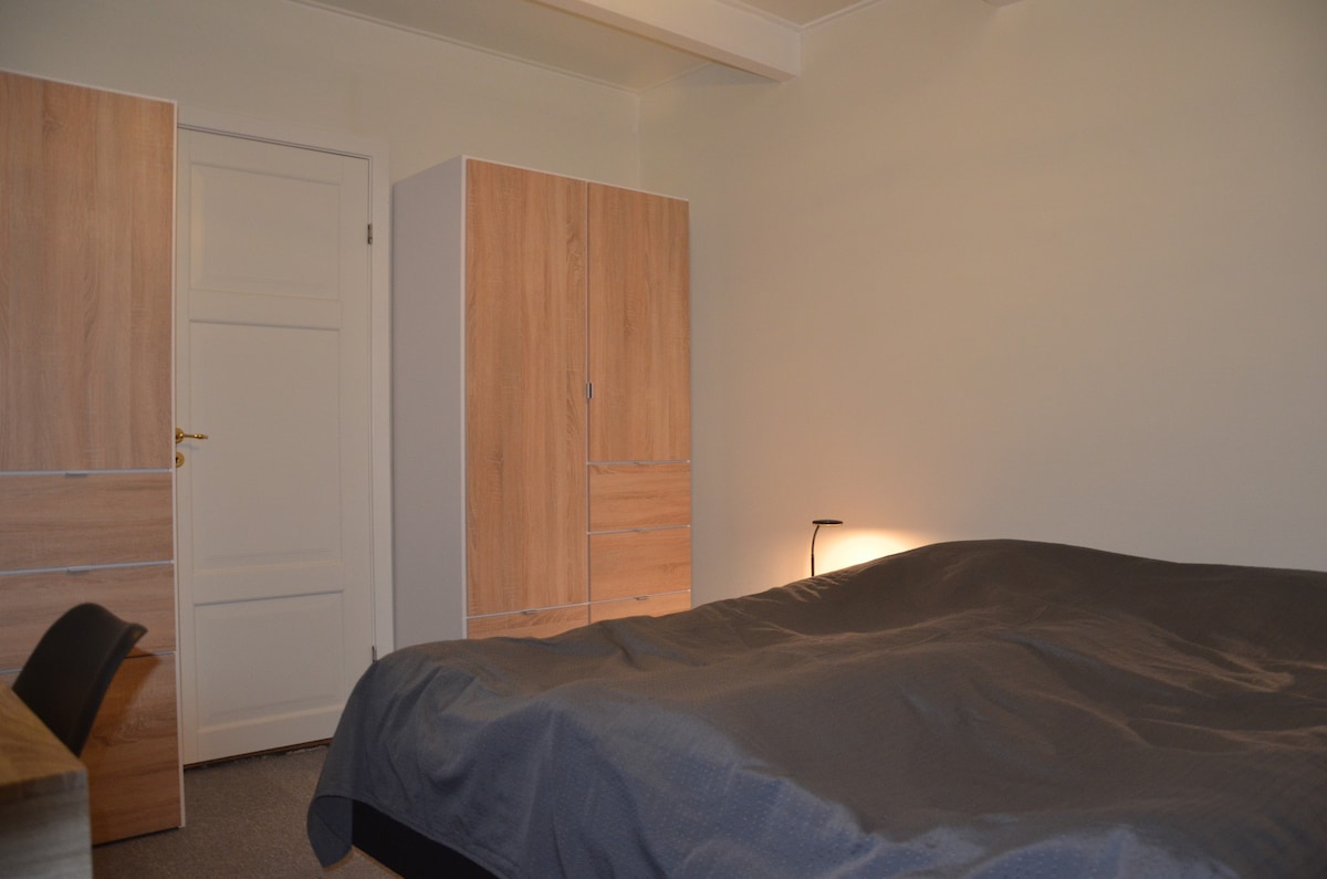 Spavaća soba 5: bračni krevet