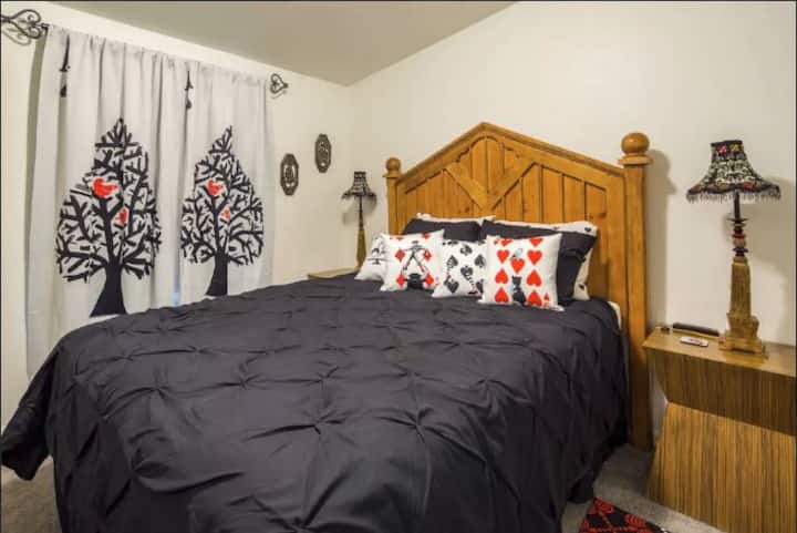 Hearts 1.8米宽双人床卧室，当然有标准双人床！