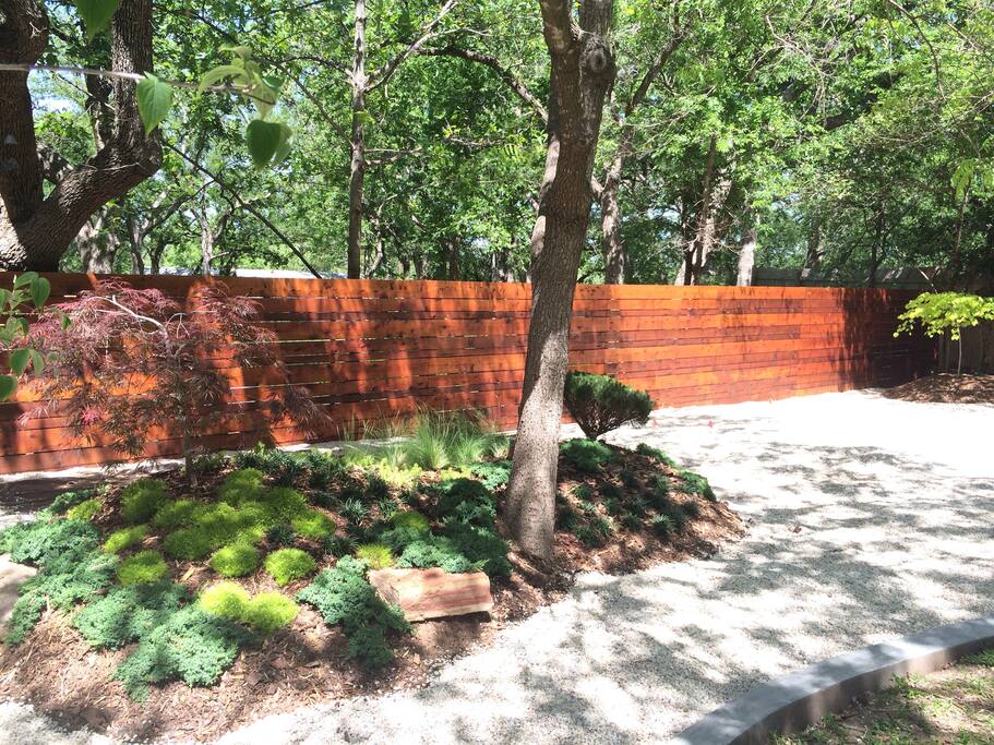 Side garden for relaxing