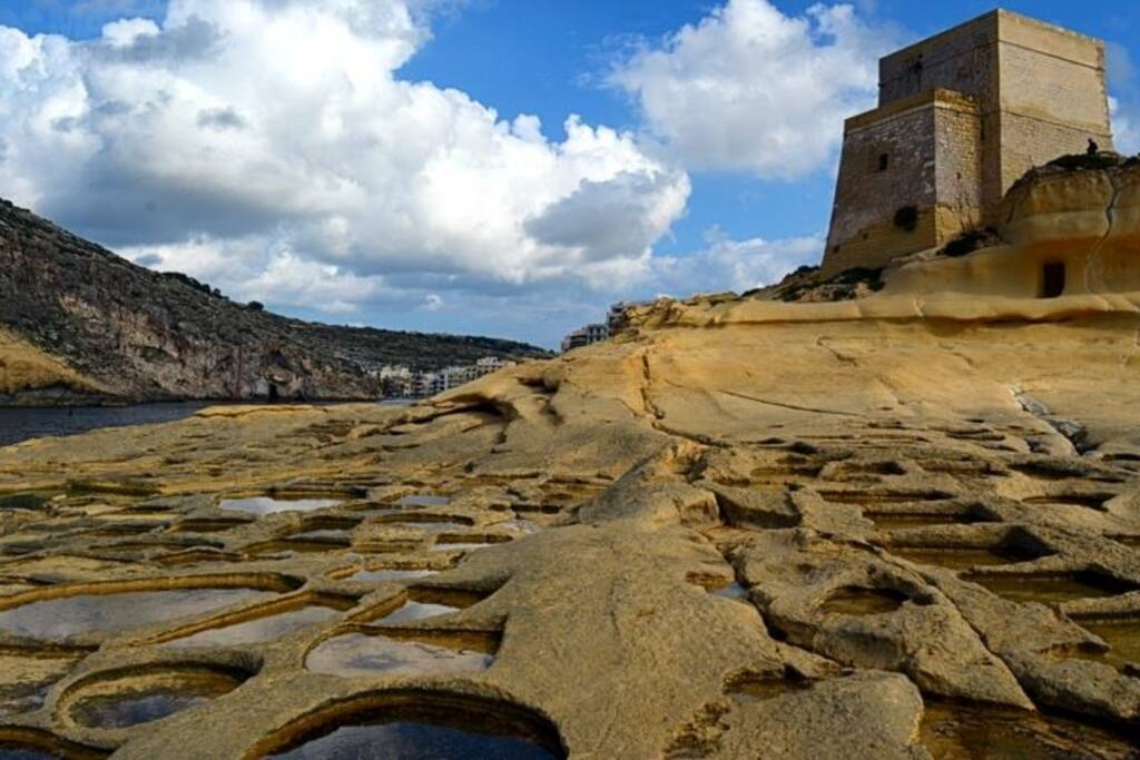 Xlendi Tower