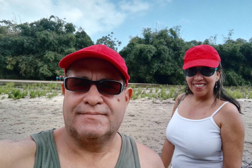THE BEST HOSTS / LOS MEJORES ANFITRIONES