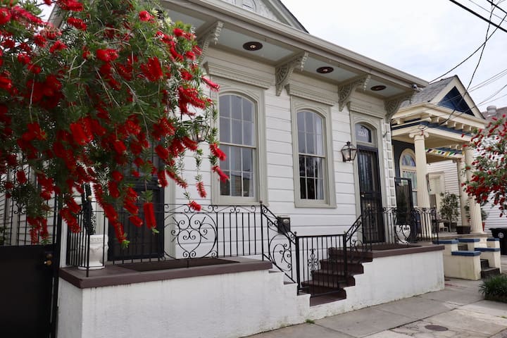 Marigny home has it all, location & comfort! gallery image 2