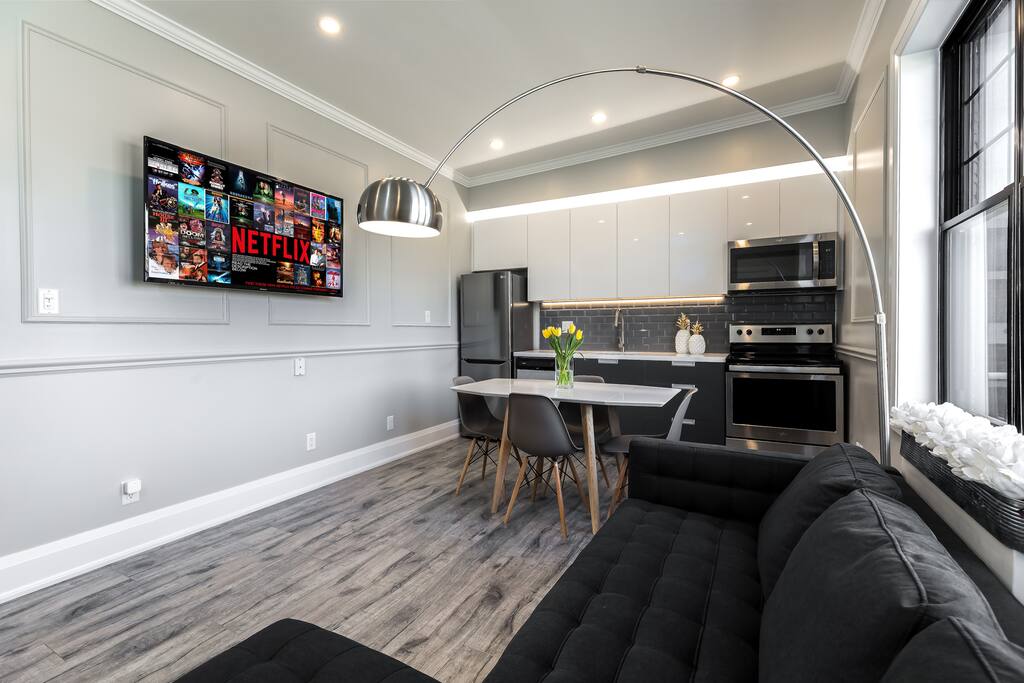 Living / Dining Area