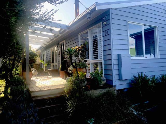 Beach house in central Aireys Inlet. Pet Friendly gallery image 3