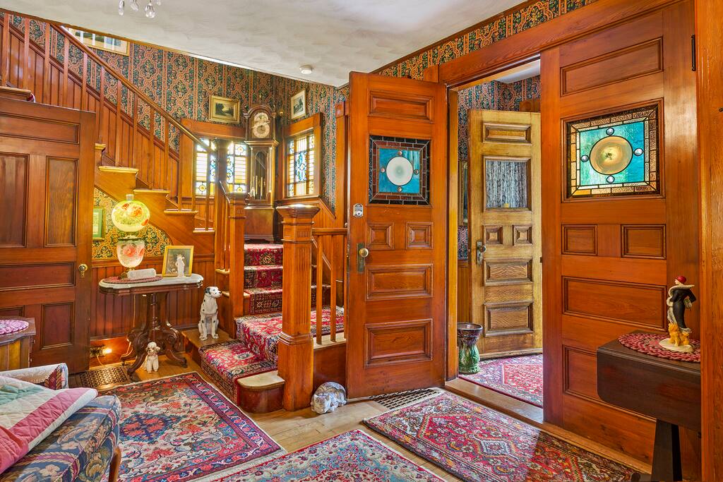 As you can see from our entryway, a lot of the old craftsmanship has been preserved in its glory.