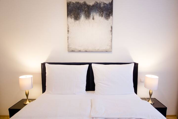 Superior Three-Bedroom Apartment – Opera gallery image 4