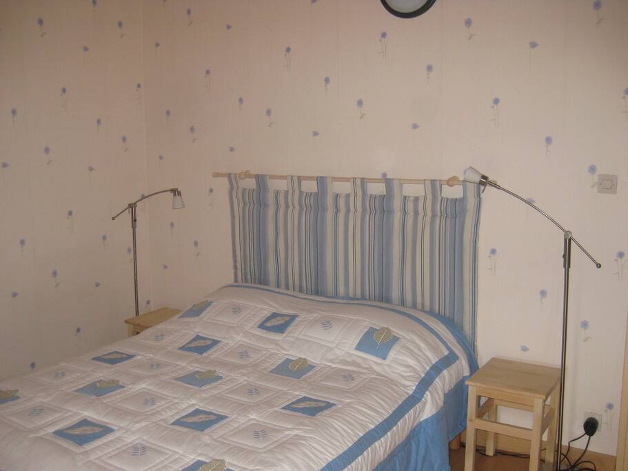 Chambre: 1 lit 140