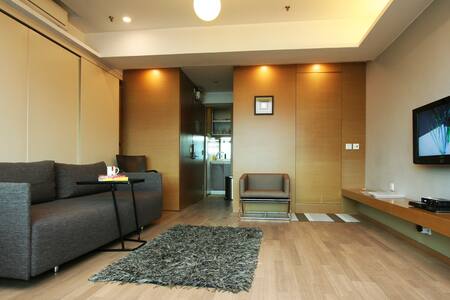 Work & Living in Prime Location I