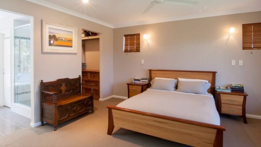 Oceanviews and Sunsets in Doubleview gallery image 5