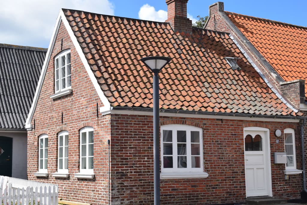 Byhus hovedgaden 27