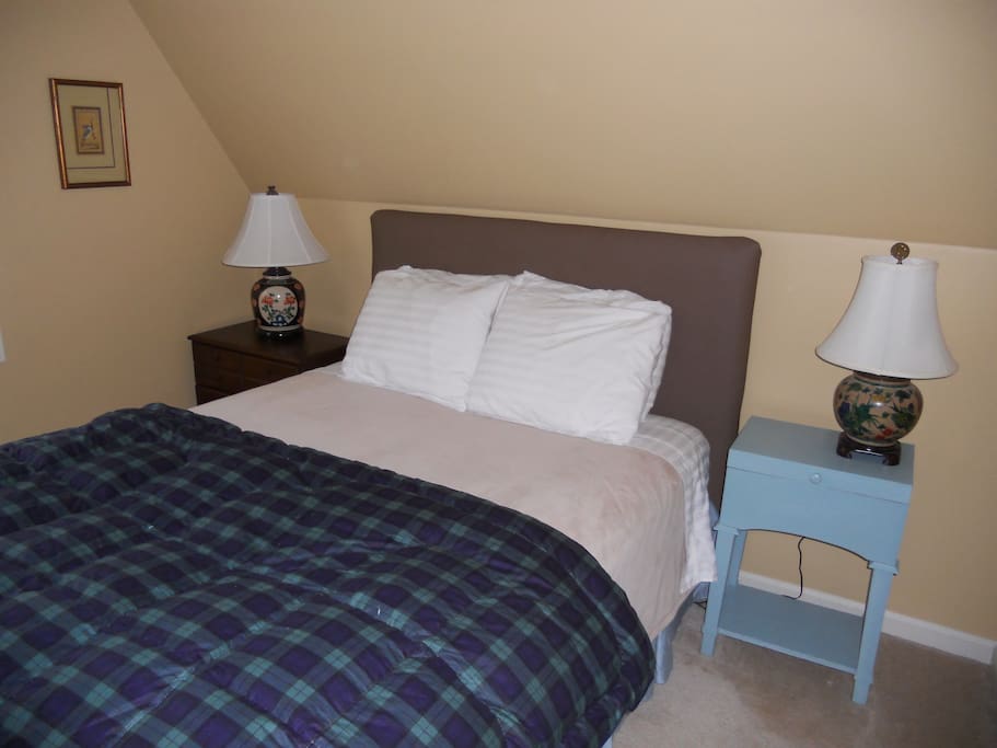 Very comfortable, pillow-top, queen bed. In-room TV, with DirecTV/HBO.