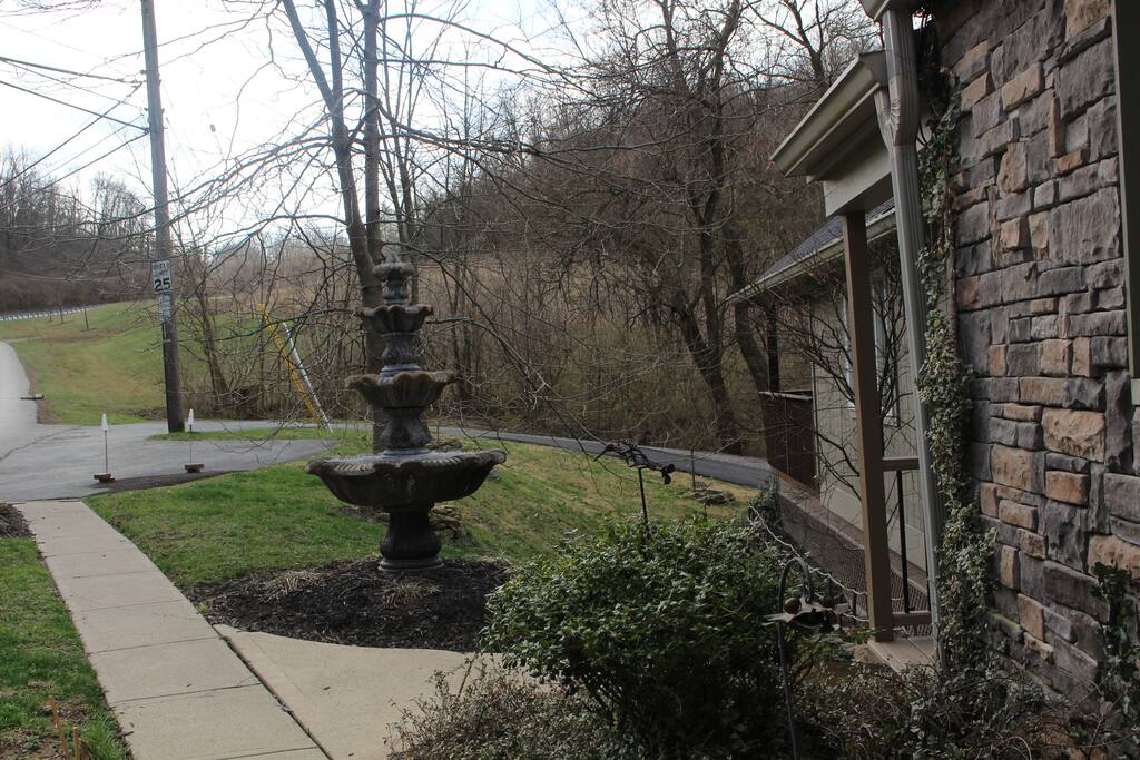 Edgy on The Edge of Town - Dayton KY