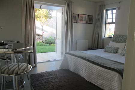 Mariner's Village - Private Room with Patio