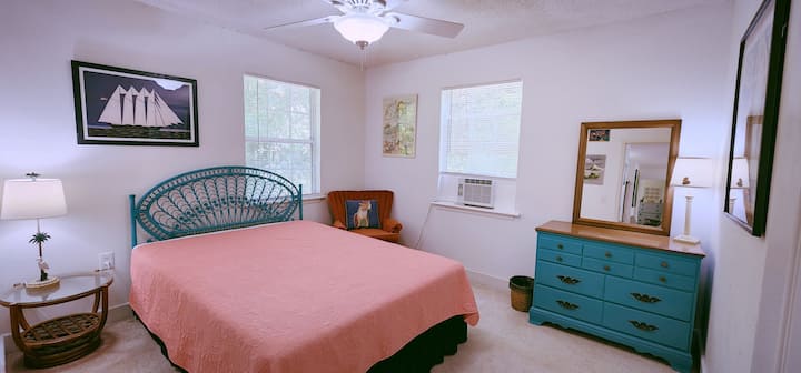 ห้องนอน #2 - พฤษภาคม 2022 ที่นอนควีนไซส์ใหม่ - ที่นอนเมมโมรี่โฟม Serta Simmons Cooling Gel ขนาด 12 "- ระดับความแน่นนุ่มสบาย