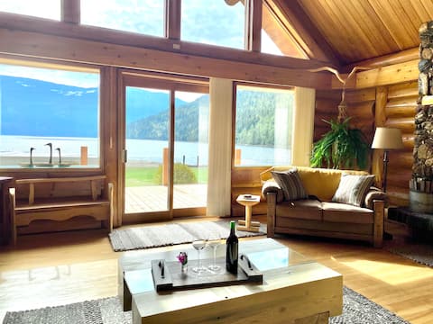 Waterfront Beach House - The Spruce Goose