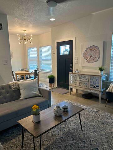 Chic 2 Bedroom Clarksville Condo gallery image 3