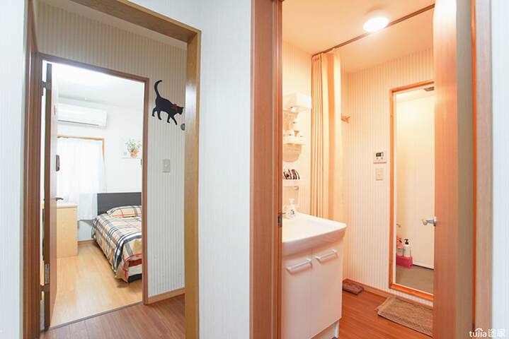 新宿6bedroom温馨别墅，110平米两套独立卫浴，车站6分 gallery image 4