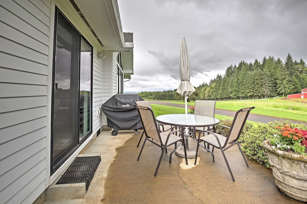 Step outside for an afternoon barbecue on nice days!
