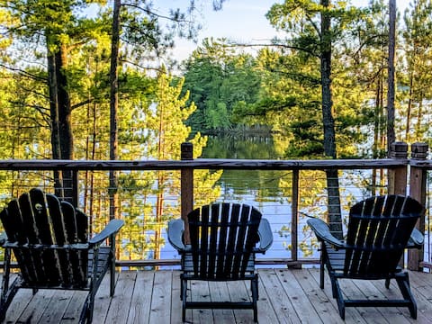 Northwoods Secluded Lakefront Retreat