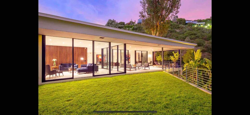 Private Bel Air Estate w/ Luxury Pool gallery image 3