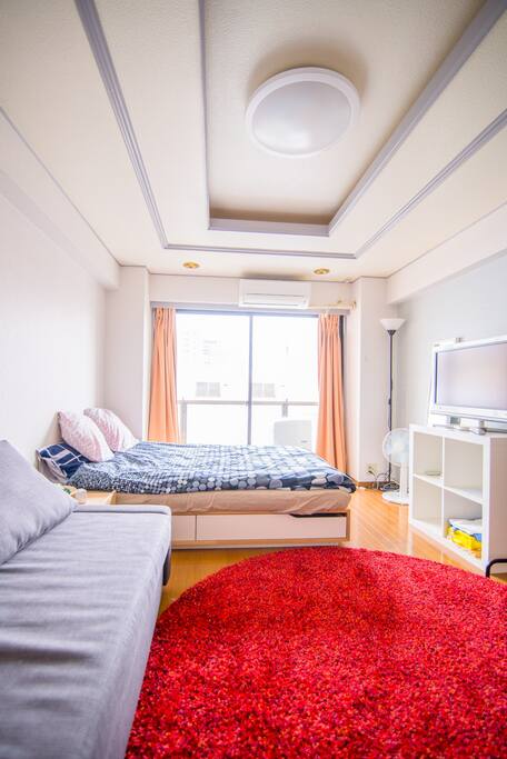 明亮臥室/bright room