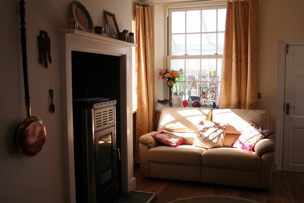 Quiet sitting room for guests