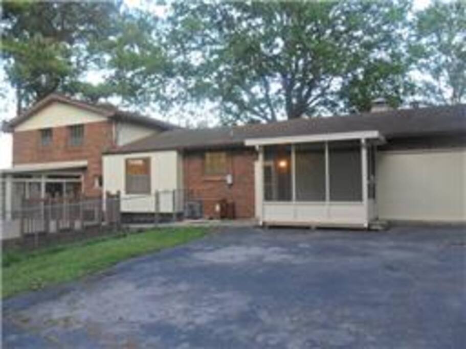 Back of the house. Your entrance is through the private screen room on the right of the picture.