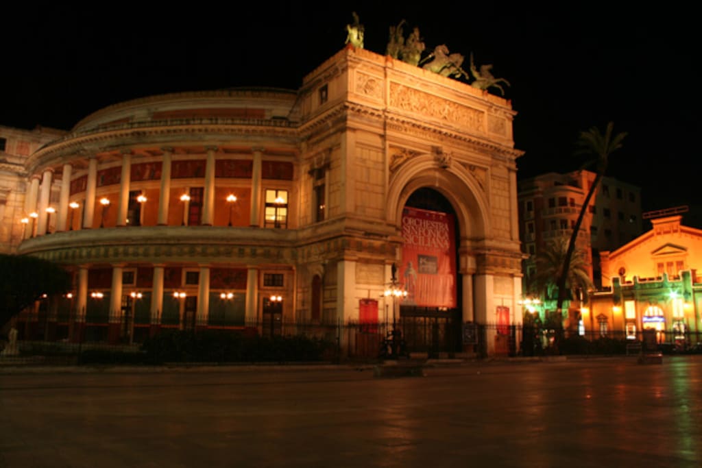 TEATRO POLITEAMA