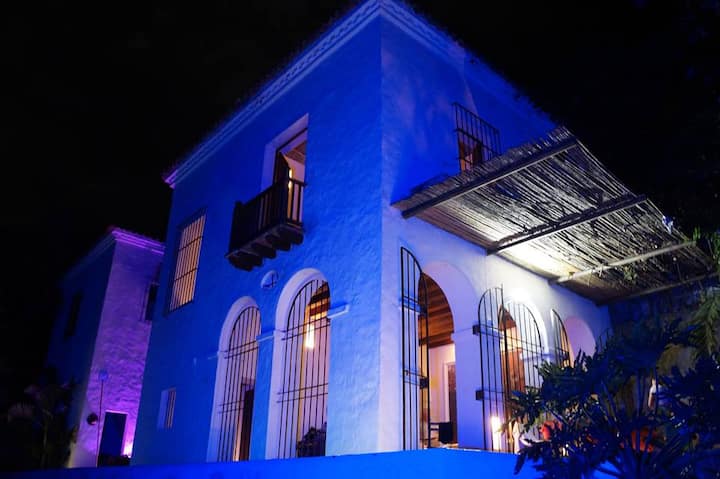 Colonial house / WIFI, Pool, BBQ.