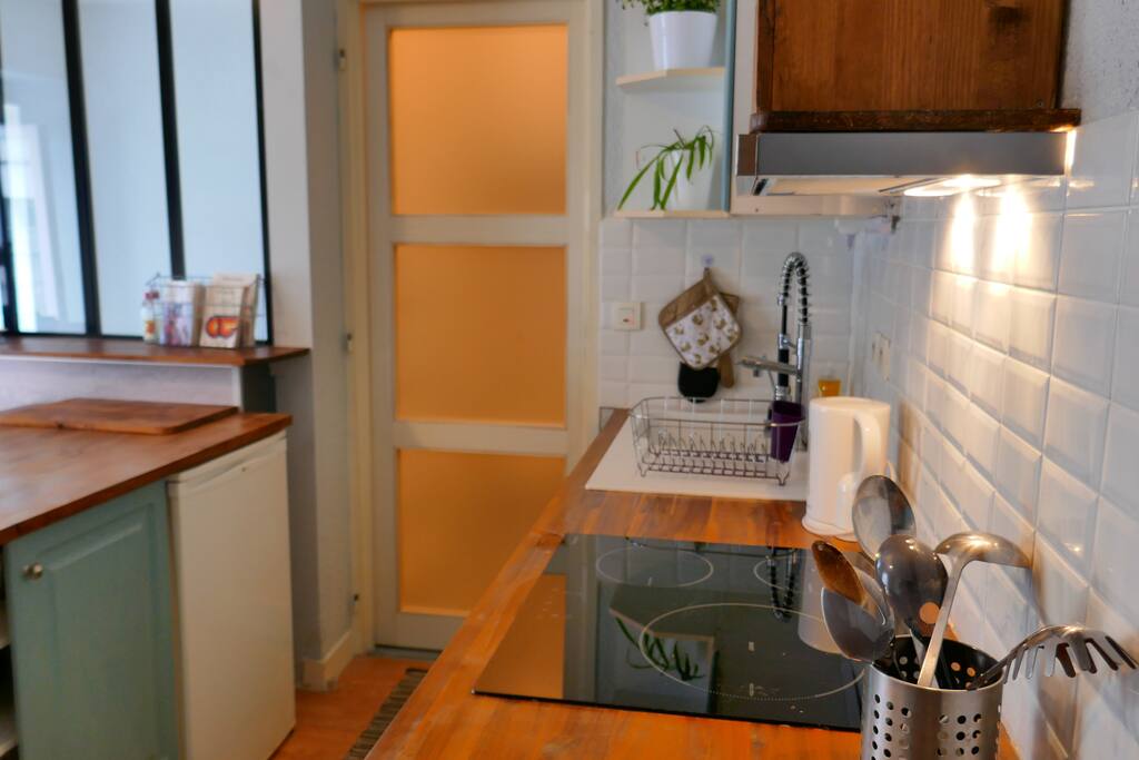 Cuisine avec four et plaque induction