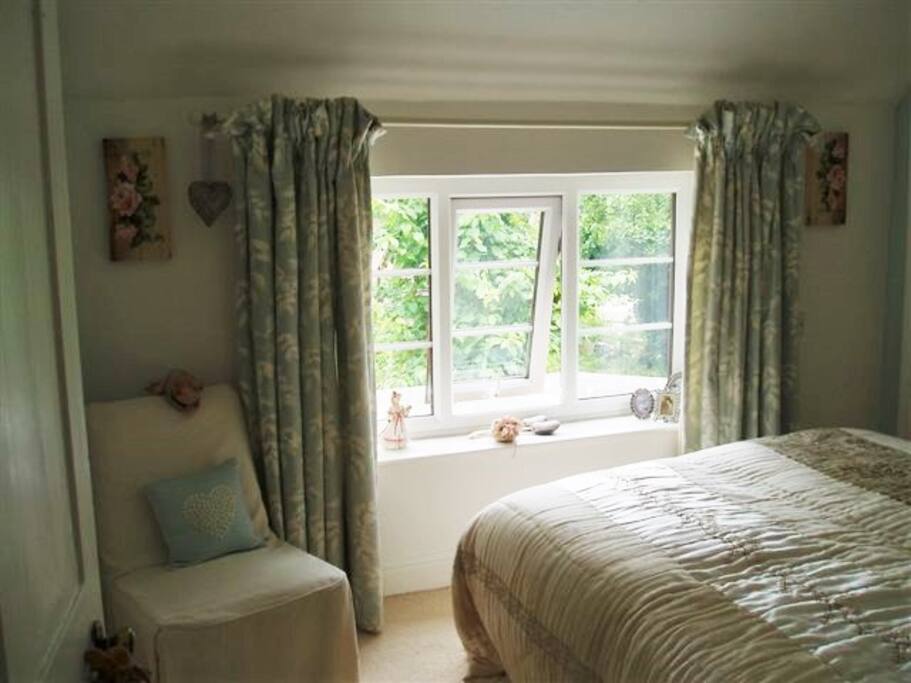 Cottage bedroom