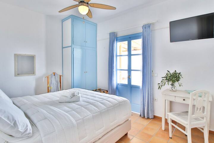 Villa Delos-3 bedrooms, Private Pool & Sea View gallery image 5